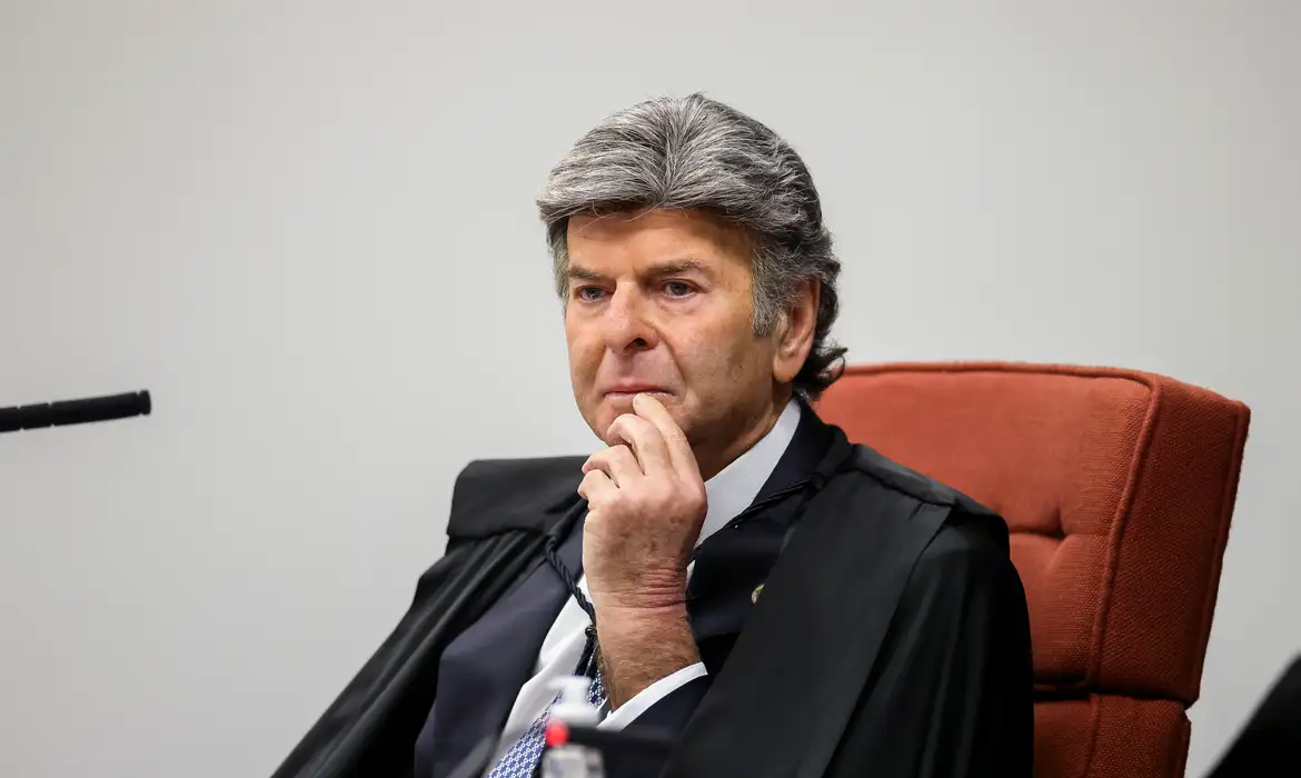 Fux vota contra medidas cautelares impostas a Bolsonaro