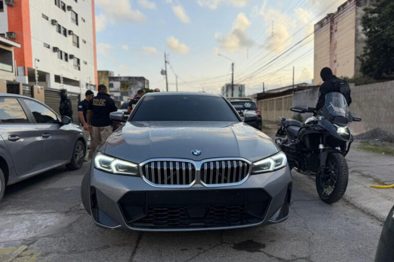 Até BMW é apreendida em operação contra estelionato e lavagem de dinheiro no Grande Recife