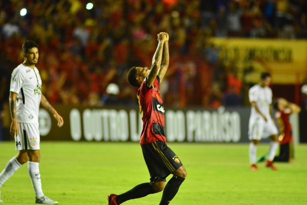Buscando 1ª vitória em casa, Sport tem retrospecto positivo contra Corinthians no Recife