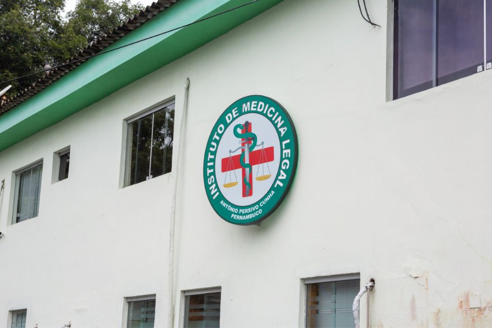 Gestante de sete meses é morta com tiro na cabeça na área central do Recife