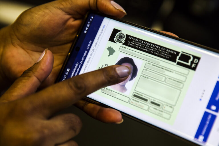 Detran-PE inicia ajustes para implantação das novas regras da CNH em Pernambuco