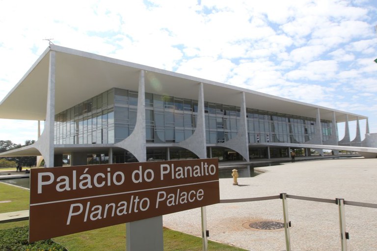 Planalto rejeita texto na Câmara que mantém escala 6×1