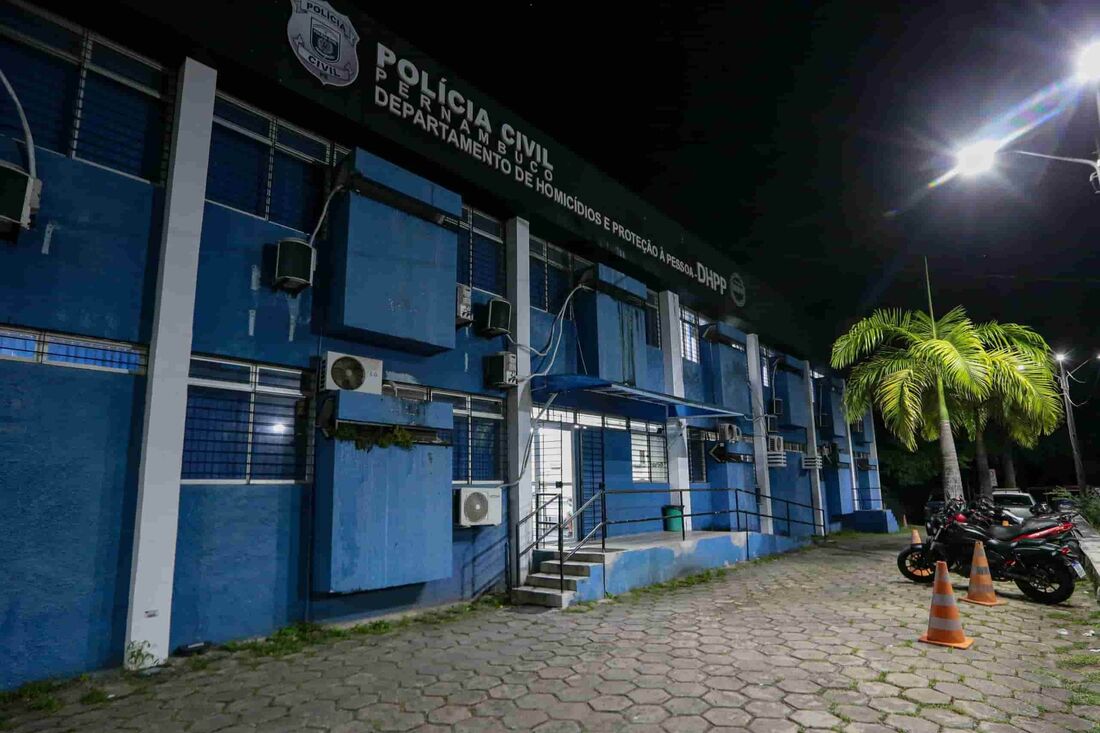 Homem é encontrado morto em Olinda; companheira é apontada como autora do crime